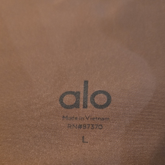 ALO Yoga Cocoa Leggings - Picture 2 of 5